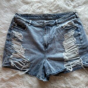 American Eagle Outfitters Ripped Denim Mom Short size 16.